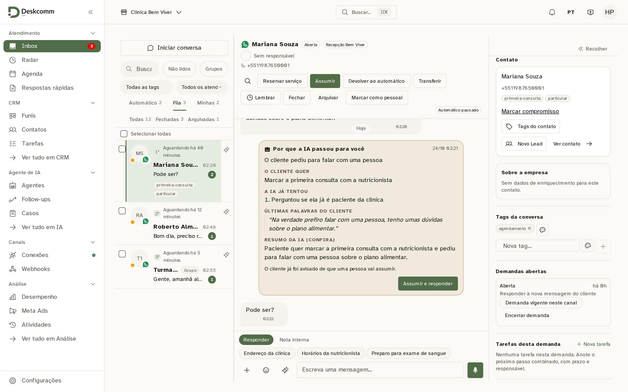 Tela da Inbox do DeskComm mostrando o resumo que a IA deixa ao passar um cliente para a equipe